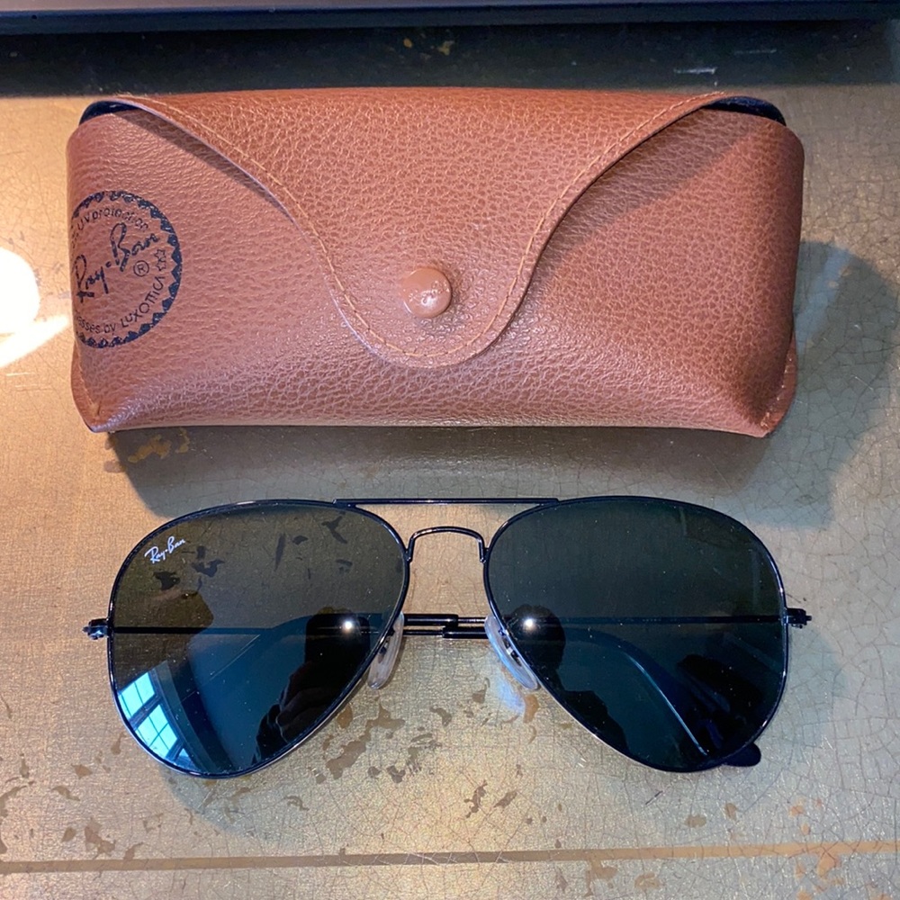 Black metal aviator classic sunglasses